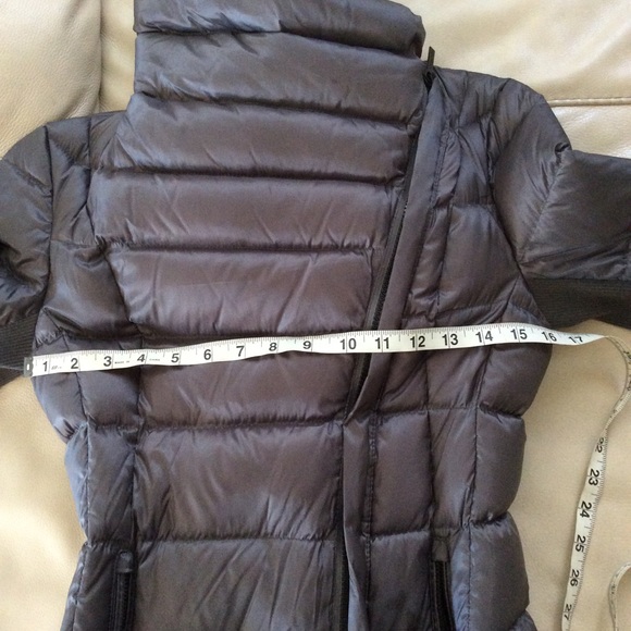 BCBGMaxAzria coat XS is excellent condition - Picture 8 of 8